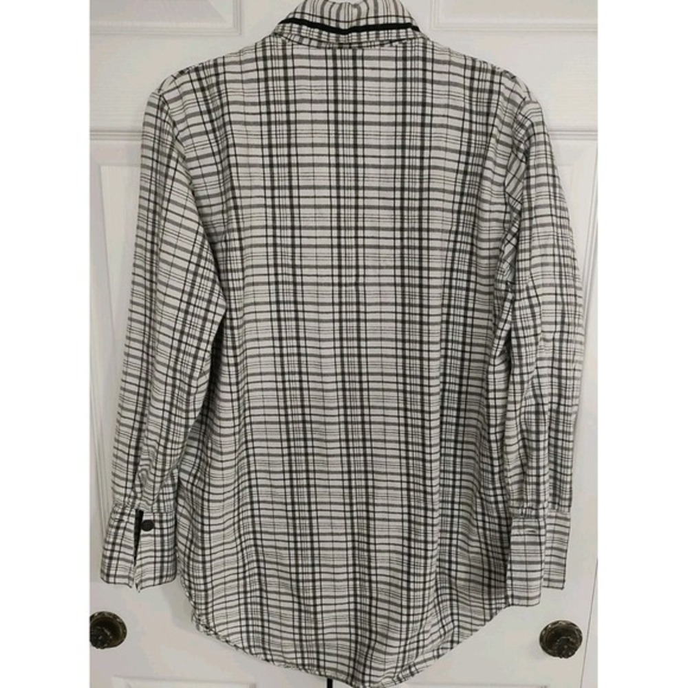 Walt Disney World Flannel Sleep Shirt  Long Sleeve Button‎ Up Size Medium Cute - Picture 4 of 5